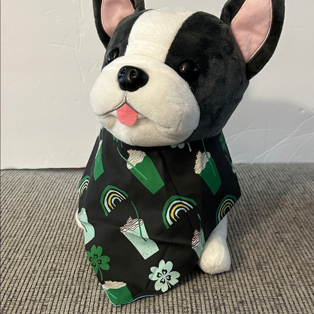 St Patrick’s day Dog Bandana NEW coffee cups rainbows clovers - Picture 2 of 7
